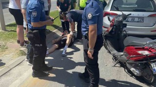 Edirnede motosiklet, yayaya yol veren otomobile çarptı: 1 yaralı