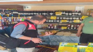 Edremitte seyyar tezgahlarda gıda denetimi