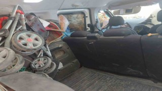 Ehliyetsiz genç kaza yaptı, araçtaki 3 kişi yaralandı