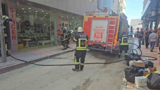 Elazığda apartman dairesinde korkutan yangın