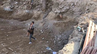 Elazığda inşaat çukuruna düşen çocuk kurtarıldı