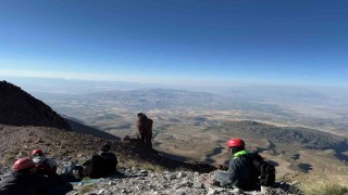 Erciyesin 3 bin 917 rakımında muhteşem görüntüler