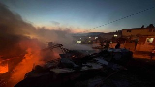 Erdekte baraka yangını söndürüldü