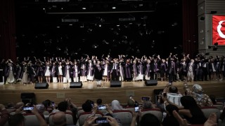 ERÜ Diş Hekimliği Fakültesi 16. dönem mezunlarını verdi