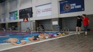 Erzincan Olimpik Yüzme Havuzunda yaz kurslarına ilgi arttı
