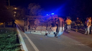 Erzincanda alkollü sürücünün kullandığı araç takla attı