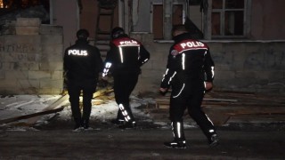 Erzincanda polisten kaçan şüphelinin üzerinden 15 gram esrar ele geçirildi