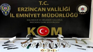 Erzincanda tarihi eser niteliğinde bıçaklar ve fişekler ele geçirildi