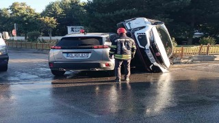 Erzurumda araçlar yan yattı