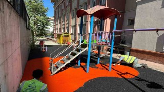 Esenyurt Belediyesinden okul bahçelerine oyun alanları