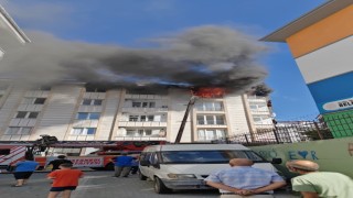 Esenyurtta 4 katlı binada çıkan yangın paniğe neden oldu
