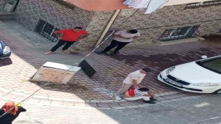 Esenyurtta televizyon çalan şahsı kovaladı yakalayıp polise teslim etti