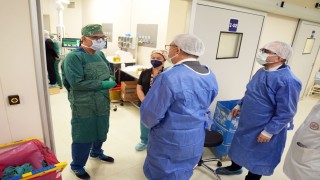 EÜTF Hastanesi Merkezi Ameliyathanede ilk operasyon yapıldı