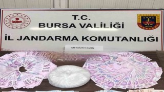 Evde kenevir yetiştiren şahısları İnegöl Jandarması yakaladı