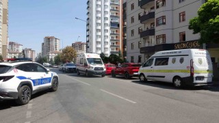 Evinde tabancayla vurulmuş halde bulundu