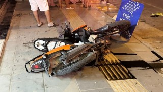 Feci kaza kamerada: Yoldan geçen hemşire dakikalarca kalp masajı yaptı ama kurtarılamadı