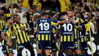 Fenerbahçe, ligdeki ilk galibiyetini aldı