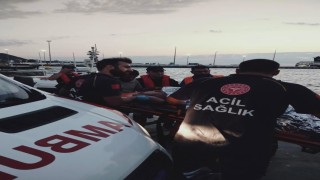 Feribottan denize atlayan kadın kurtarıldı