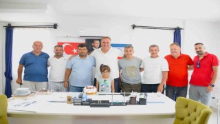 Fethiyespor Teknik direktörü Dinçele Çifte Doğum Günü Kutlaması