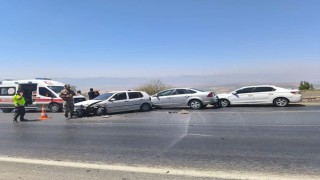 Gaziantepte dört aracın karıştığı zincirleme kaza: 9 yaralı