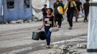 Gazzede son 24 saatte 2si çocuk 10 sivil daha açlıktan hayatını kaybetti