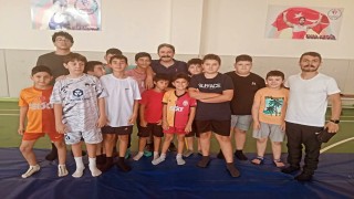 Genç güreşçiler ile samimi buluşma