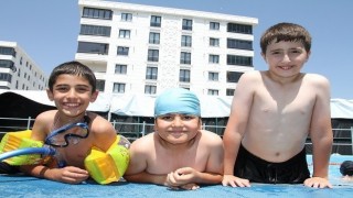 Gençlerin tatil adresi Yakutiye portatif yüzme havuzu