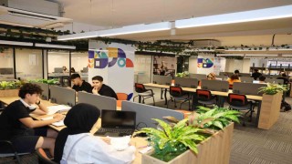 Gençliğe yatırım sürüyor: Gemlik Gençlik Merkezi hizmete açıldı