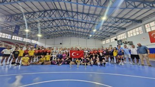 Germencikte Zafer Kupası Voleybol Turnuvası düzenlendi
