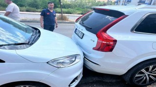 Gevaşta zincirleme kaza: 1 yaralı