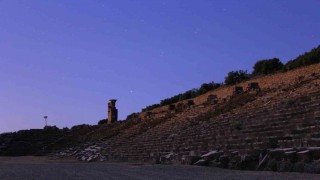 Gladyatörler şehri Kibyrada meteor yağmurunda görsel şölen yaşandı