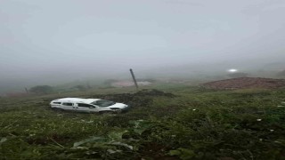 Gümüşhanede sis nedeniyle araç şarampole yuvarlandı: 5 yaralı