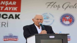 Güreşçiler meydana indi, Karakucak güreşleri başladı