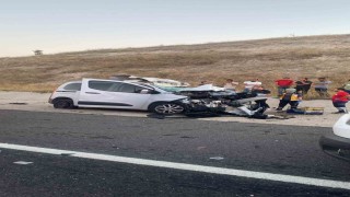 Hafif ticari araç tıra arkadan çaptı: 1 ölü, 1 yaralı