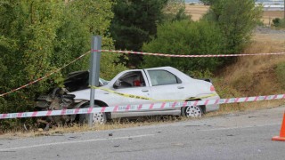 Hafriyat kamyonuyla çarpışan otomobildeki 15 yaşındaki çocuk öldü, babası ağır yaralandı
