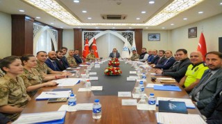 Hakkaride çeşitli suçlardan 348 kişi yakalandı