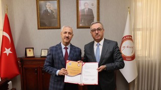 Hatay Büyükşehir Belediyesi’nden Personeline Akademik Destek