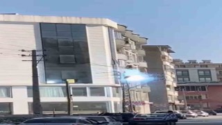 Hatayda aşırı sıcaklarla birlikte elektrik hattında art arda patlamalar yaşandı