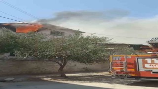 Hatayda ev yangını: Anne kurtarılırken, 3 yaşındaki çocuk hastaneye kaldırıldı