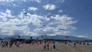 Hatayda gökyüzü rengarenk uçurtmalarla renklendi