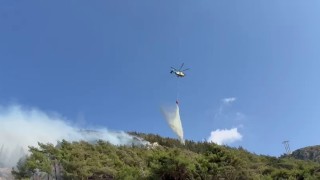 Hatayda orman yangınına havadan ve karadan müdahale sürüyor
