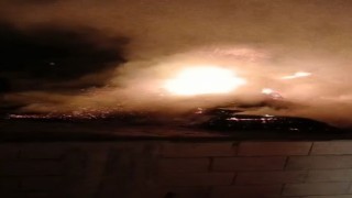 Hatayda samanlıkta çıkan yangını itfaiye söndürdü