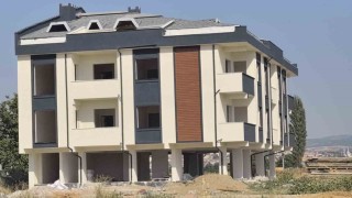 Havalandırma boşluğuna düşen inşaat işçisi ağır yaralandı