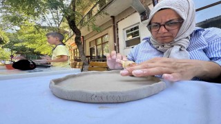 Hayallerini ata toprağında açtığı seramik atölyesiyle gerçekleştirdi