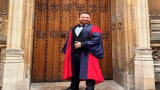 Hayallerini susturmadı, Oxfordda başardı
