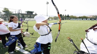 Hedefe tam isabet yapan okçular şampiyona biletini aldı