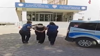 Hırsızlık suçundan aranan kadın yakalandı