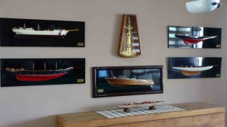 Hobi amaçlı ürettiği maket tekneleri evinin duvarına dekor yaptı