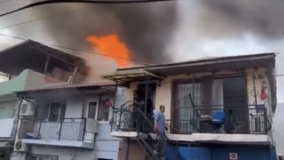 Hurdalık yangını büyüdü, evler küle döndü