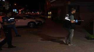 Husumetlileri çiçekçiyi dükkanında silahla yaralayıp kaçtı